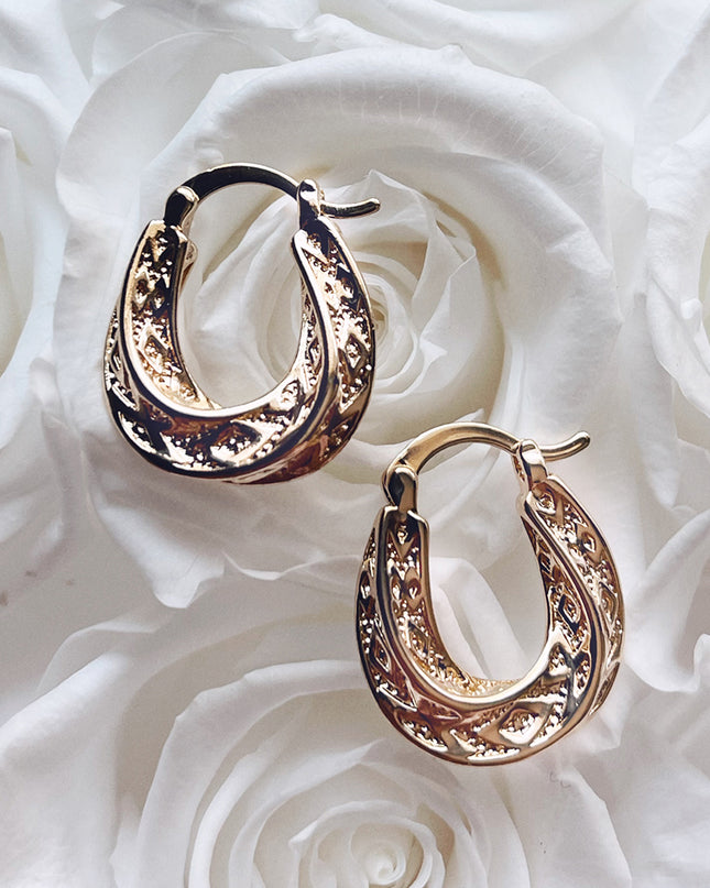 Don’t Get It Twisted Hoop Earrings Gold
