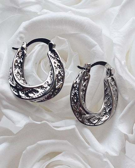 Don’t Get It Twisted Hoop Earrings Gold
